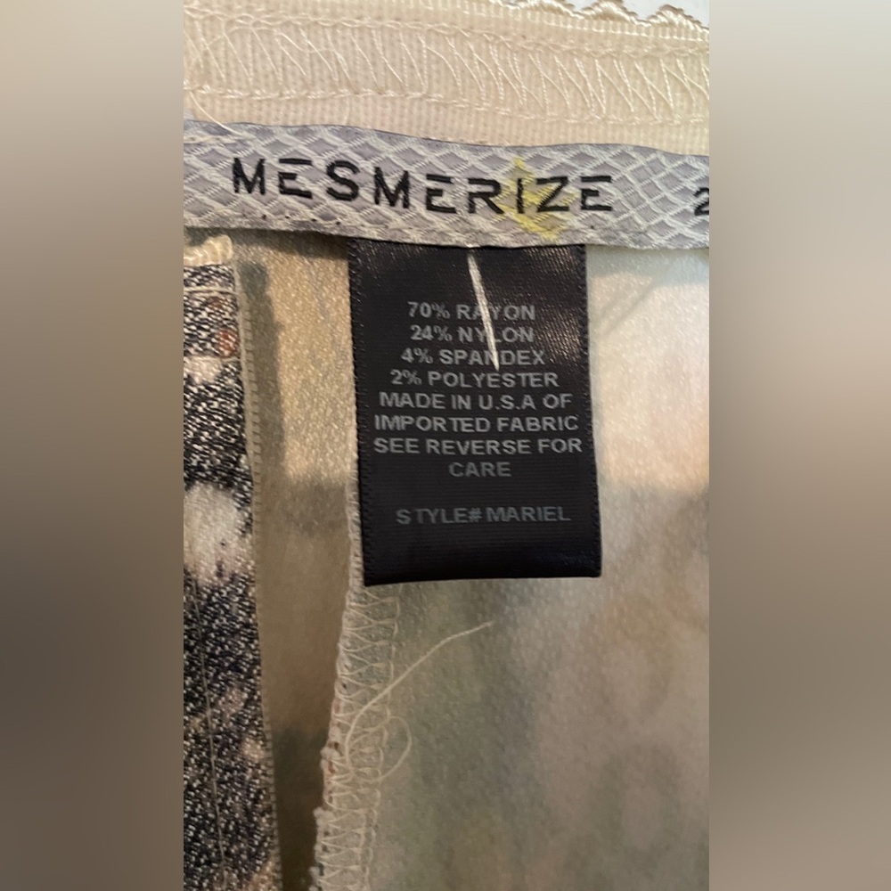Mesmerize Casual Chic patterned Straight Leg Pants Size 2 - Picture 6 of 10